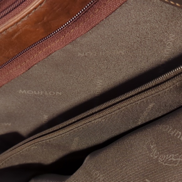 - Mouflon Rich Auburn Multi-compartment Over-shoulder Crossbody Bag - Picture 5 of 9